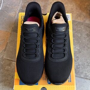 Skechers Black Women's Slip-Resistant Athletic Knit Sneakers